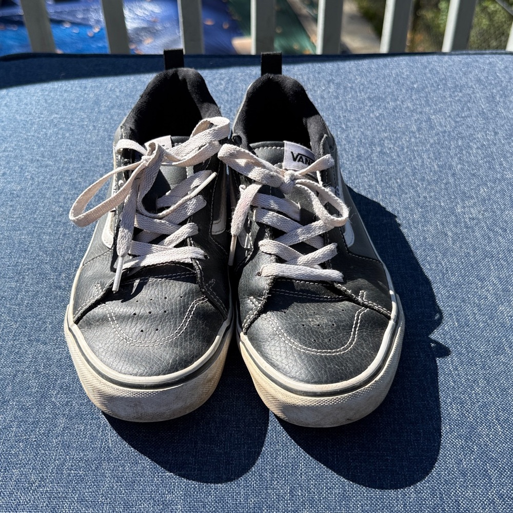 Vans sneakers black & gray men’s size 7